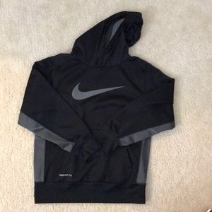 Boys Nike Therma-fit hoodie